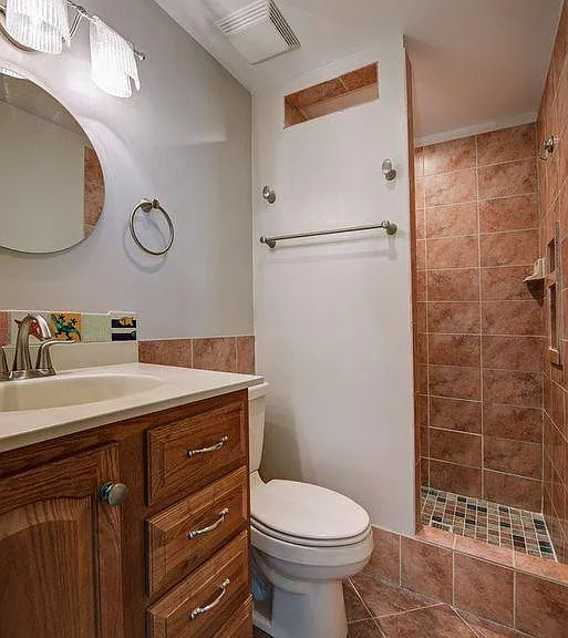 2208 Dogwood Cir — Photo 10