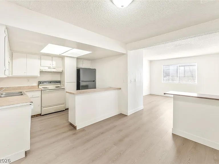 5309 W Cheyenne Ave #2 — Photo 8