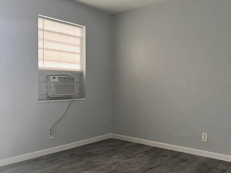 384 Avenue N #2 — Photo 3