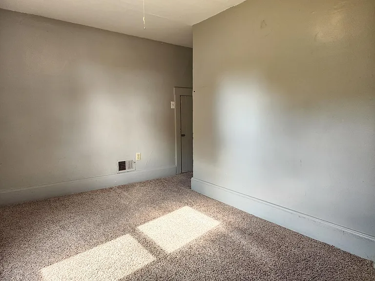 43 Decrow Ave — Photo 8
