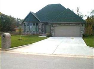 3638 W Page St, Springfield, MO 65802