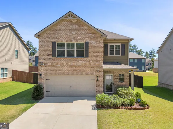 664 Lakehaven Ln, Loganville, GA 30052