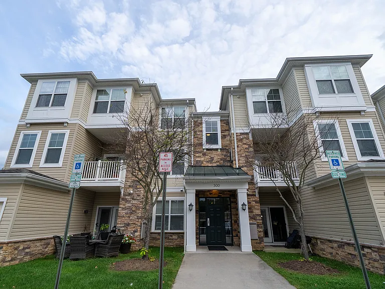 Apartments of Harborside Village — Photo 31