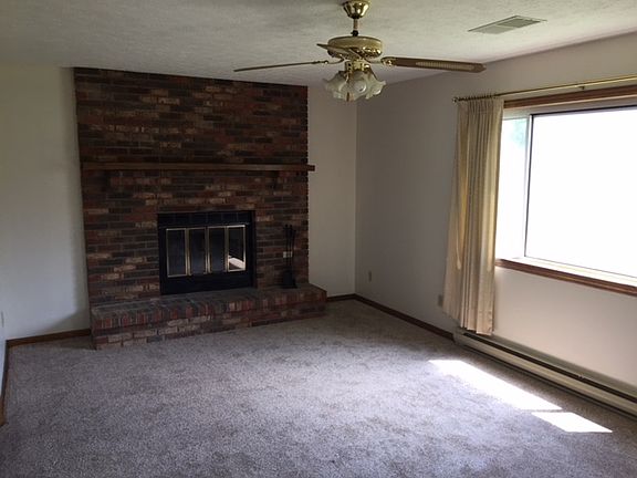 3rd image of 1161 Massachusetts Dr