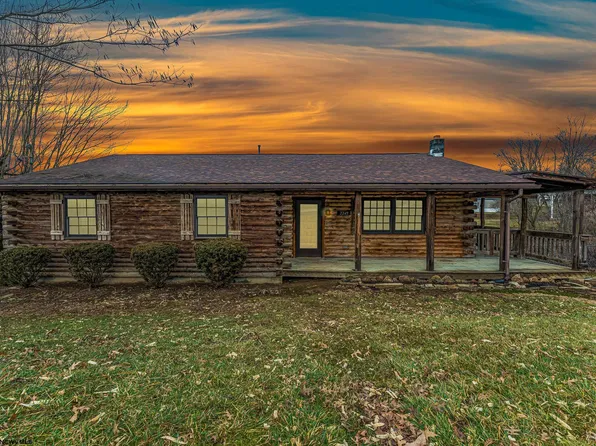 2247A Maple Dr, Fairmont, WV 26554