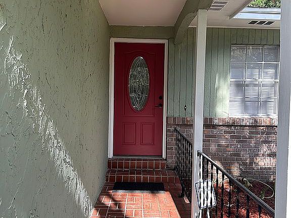 2nd image of 2209 Boxwood Way