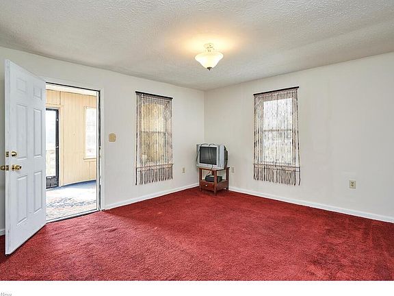 3rd image of 195 Ferguson Dr