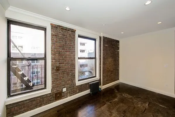 Rented by Icon Realty Management | media 10