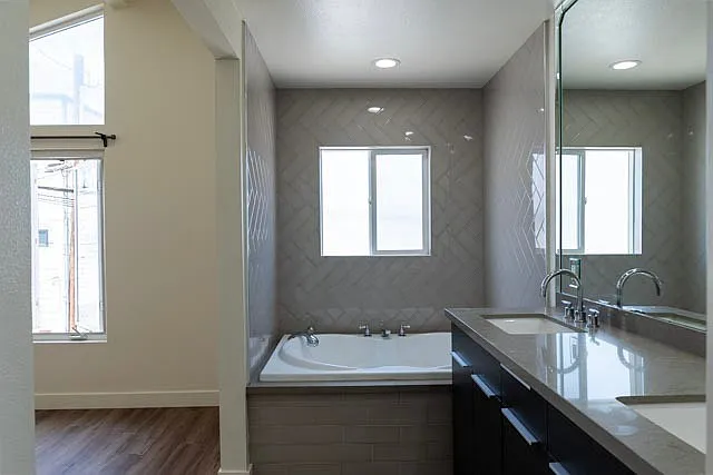 1812 W Balboa Blvd #B — Photo 24