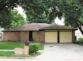 3434 Sandbrook Dr, Houston, TX 77066