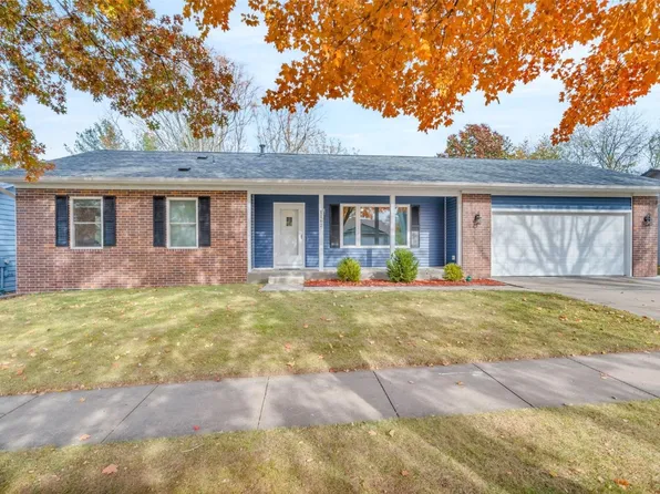 1162 Duck Creek Dr, Iowa City, IA 52246