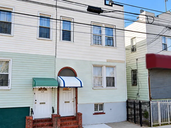 1686 Rockaway Parkway image 1 of 1