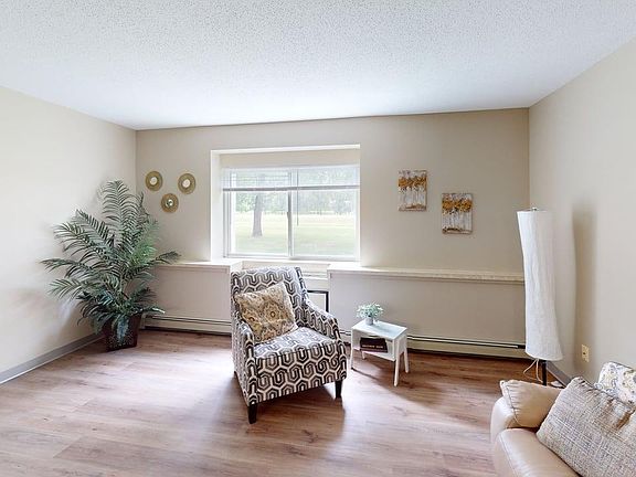 5th image of 749 S 30th St APT 329