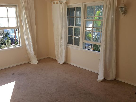 5th image of 122 Hackett Pl