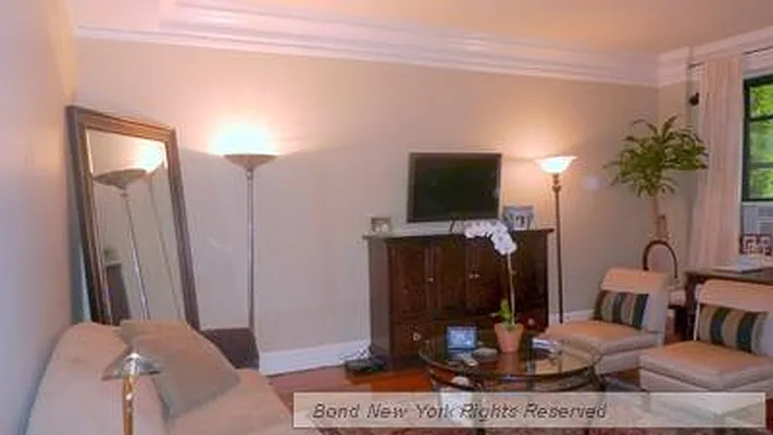 Sold by Bond New York | media 8