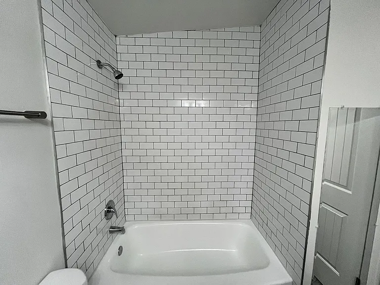 2853-2939 N Euclid Ave — Photo 21