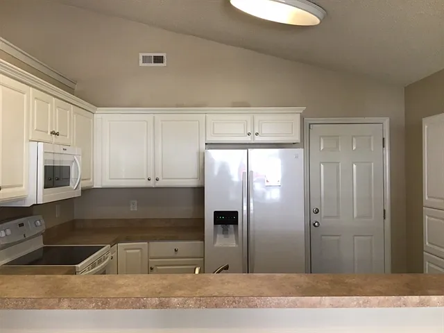 113 Trickle Dr — Photo 3