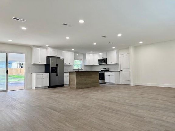 5th image of 16 Cherry Dr