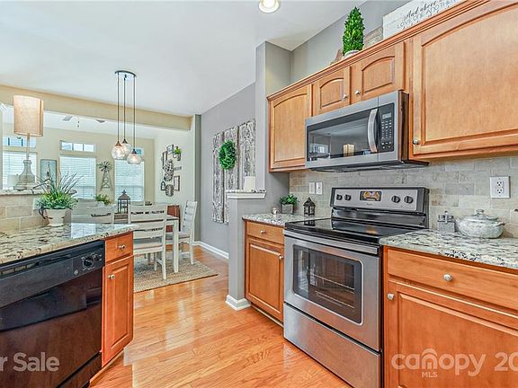 5th image of 107 N Arcadian Way #0