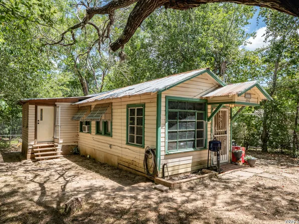 286 RIVERVIEW TER, Seguin, TX 78155