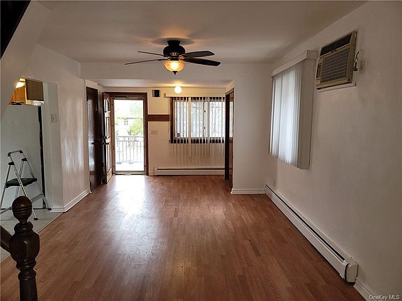 2nd image of 1520 Robertson Pl