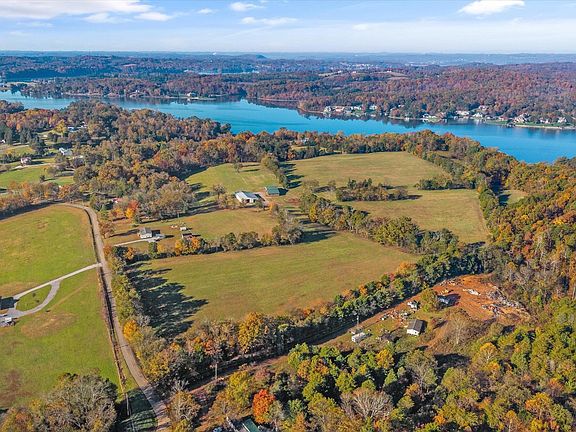 3rd image of 727 Bales Hollow Rd