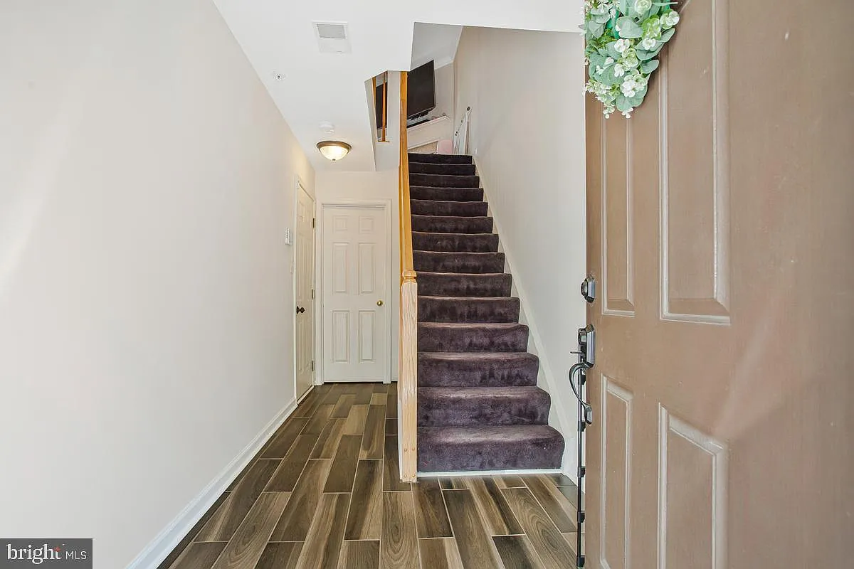 2 bed, 2.5 bath, 998 sqft, $2,590 — Photo 4