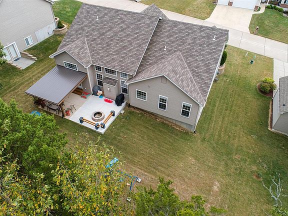 5th image of 222 Sutherland Falls Ct