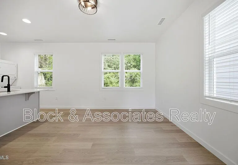2815-103 Wilcox Pl — Photo 14