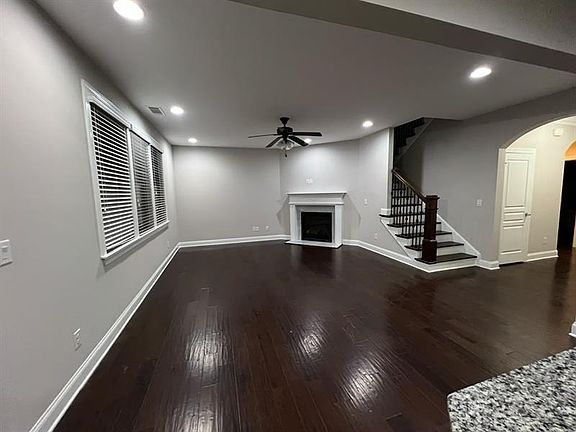 3rd image of 620 Leland Pkwy