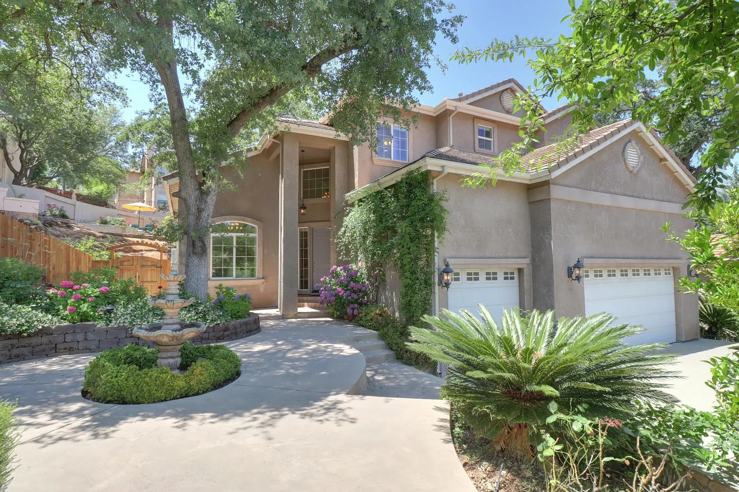 3452 Tah Nee Way photo 1