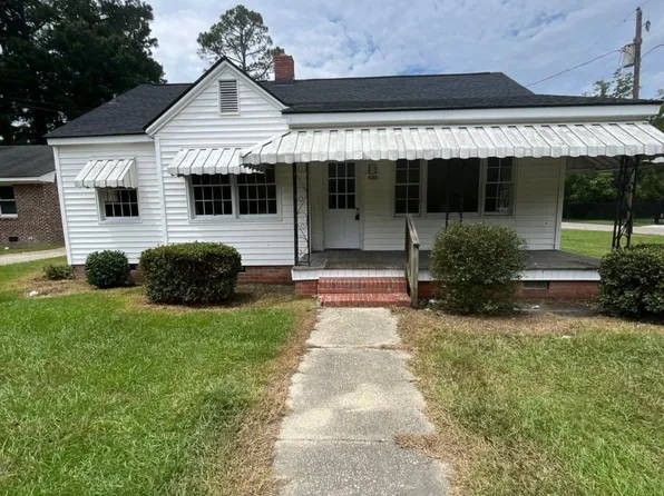 502 W Marion St, Mullins, SC 29574