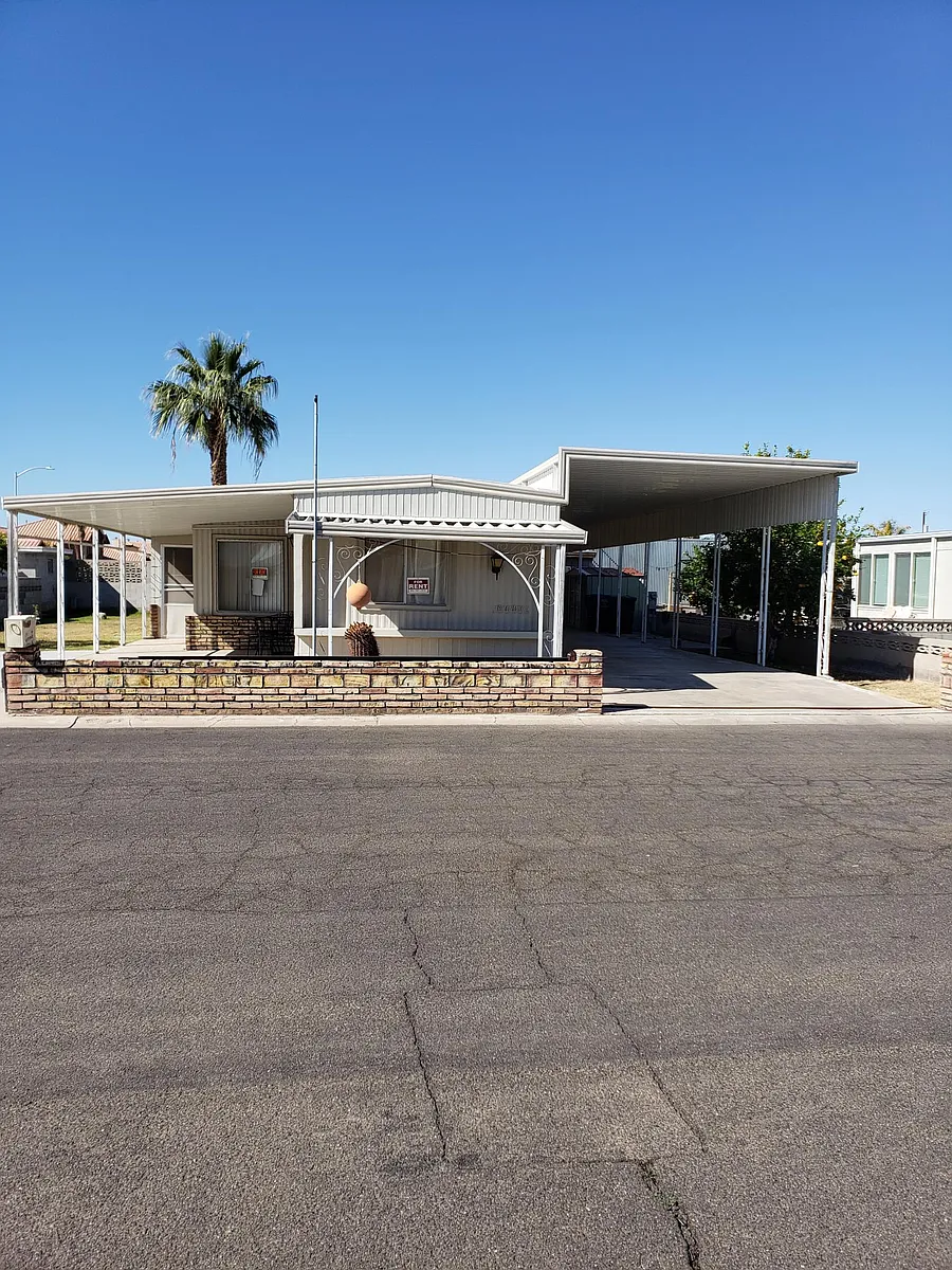 Building Photo - 3414 S Castle Dr