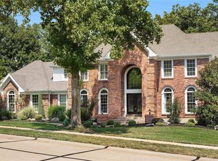 1508 Highland Valley Cir, Chesterfield, MO 63005