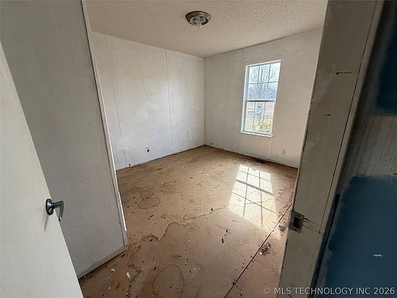 4th image of 69251 E 290 Rd