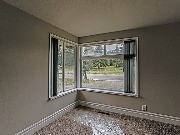 5th image of 3576 Madrona Dr SE