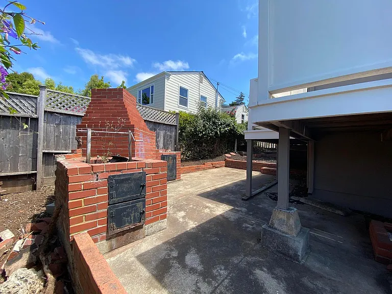 25 Stratford Rd — Photo 42