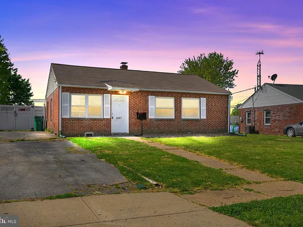 207 Hazlett Rd, New Castle, DE 19720