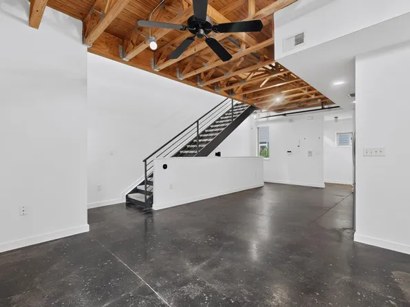 1601 E 5th St APT 211, Austin, TX 78702
