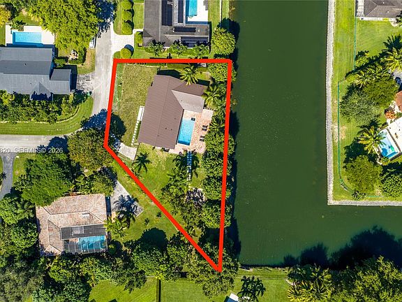 3rd image of 10945 SW 75th Ct