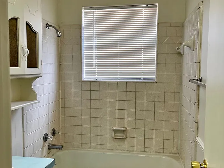 1420 Beaumont St — Photo 9