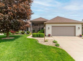 14191 Worthington Dr, Granger, IN 46530