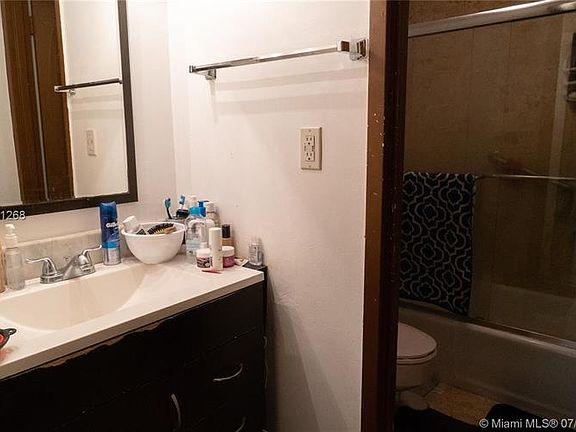 5th image of 2899 Collins Ave APT 906