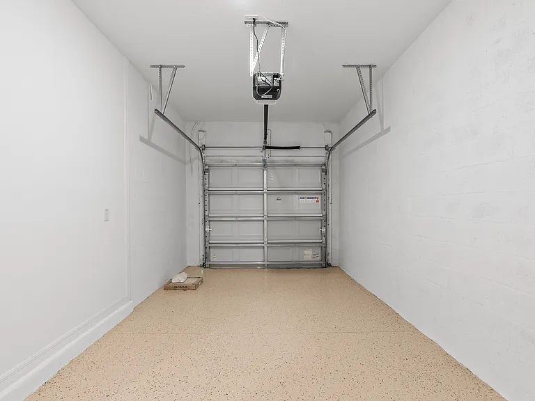 2130 Hallier Cv — Photo 5