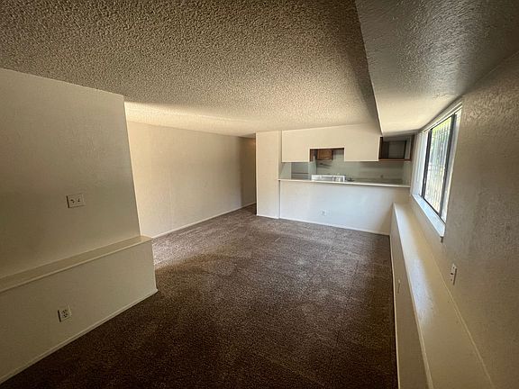 4th image of 617 26th St APT 4
