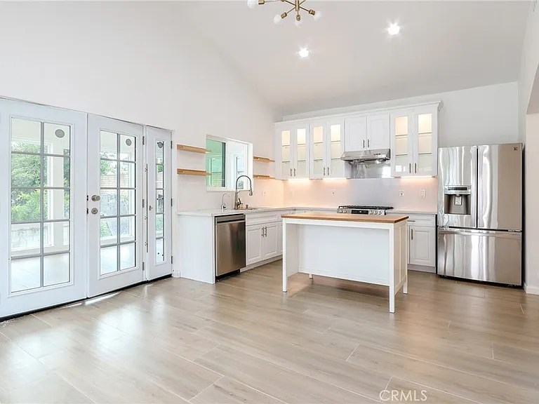 268 Macalester Dr — Photo 2