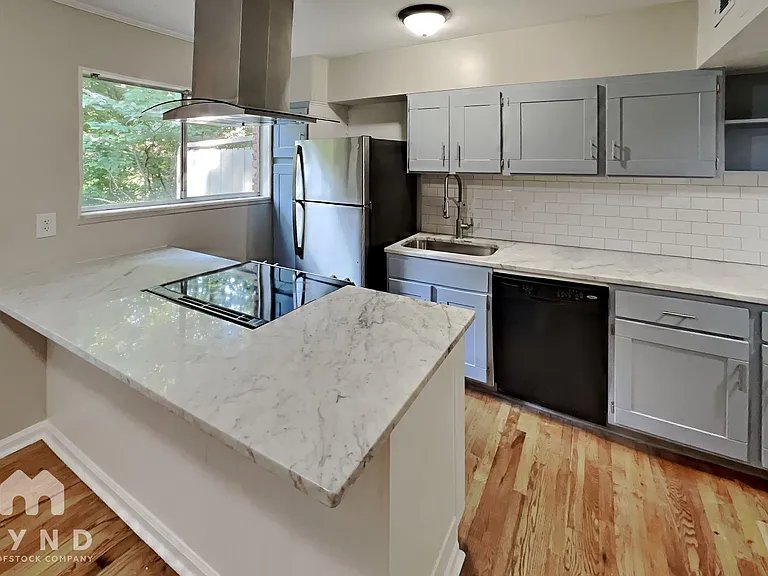3083 Colonial Way #F — Photo 5