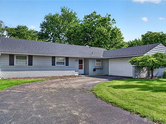 3rd image of 81 Carmel Ct