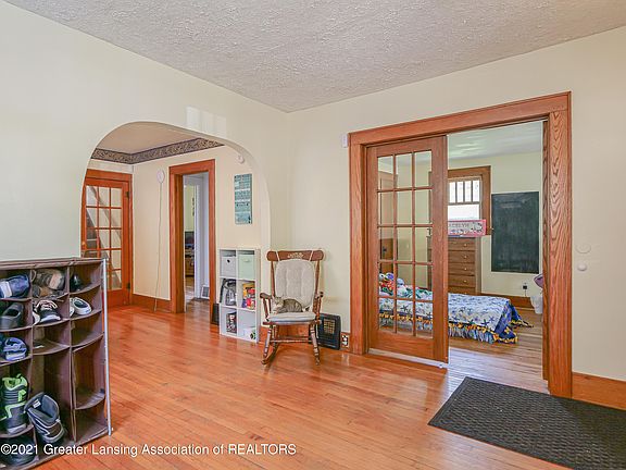 3rd image of 1824 Bradley Ave