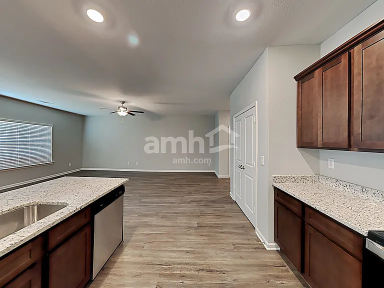 621 Gleaner Way — Photo 4